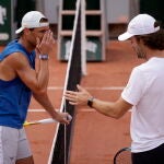 Nadal y Carlos Moyá, en un entrenamiento el pasado Roland Garros
