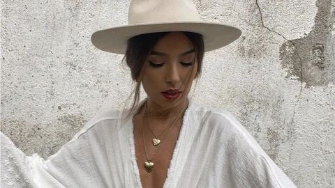 Isabel Campos con vestido blanco de Zara/ Instagram @isabelcamposr