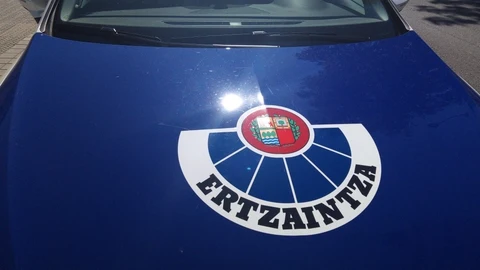 Vehículo policial de la Ertzaintza