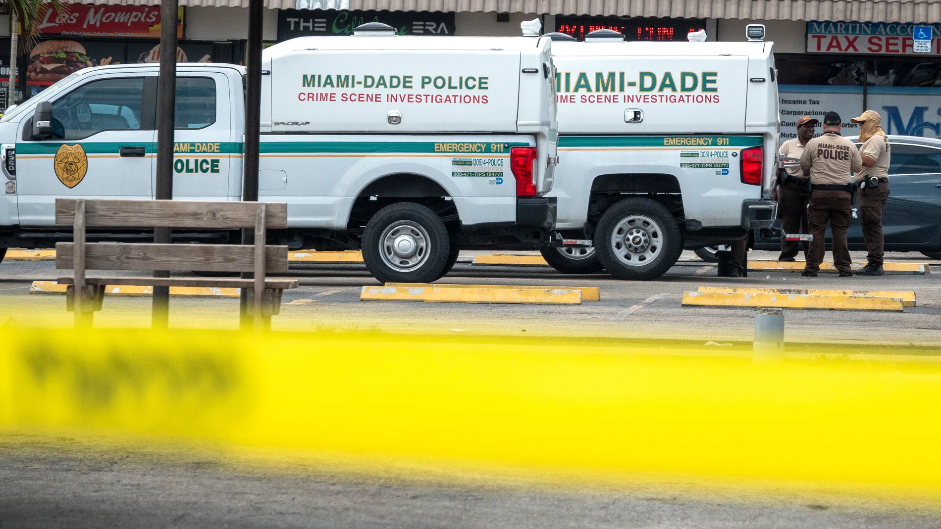 Coches de policías tras un tiroteo en Miami