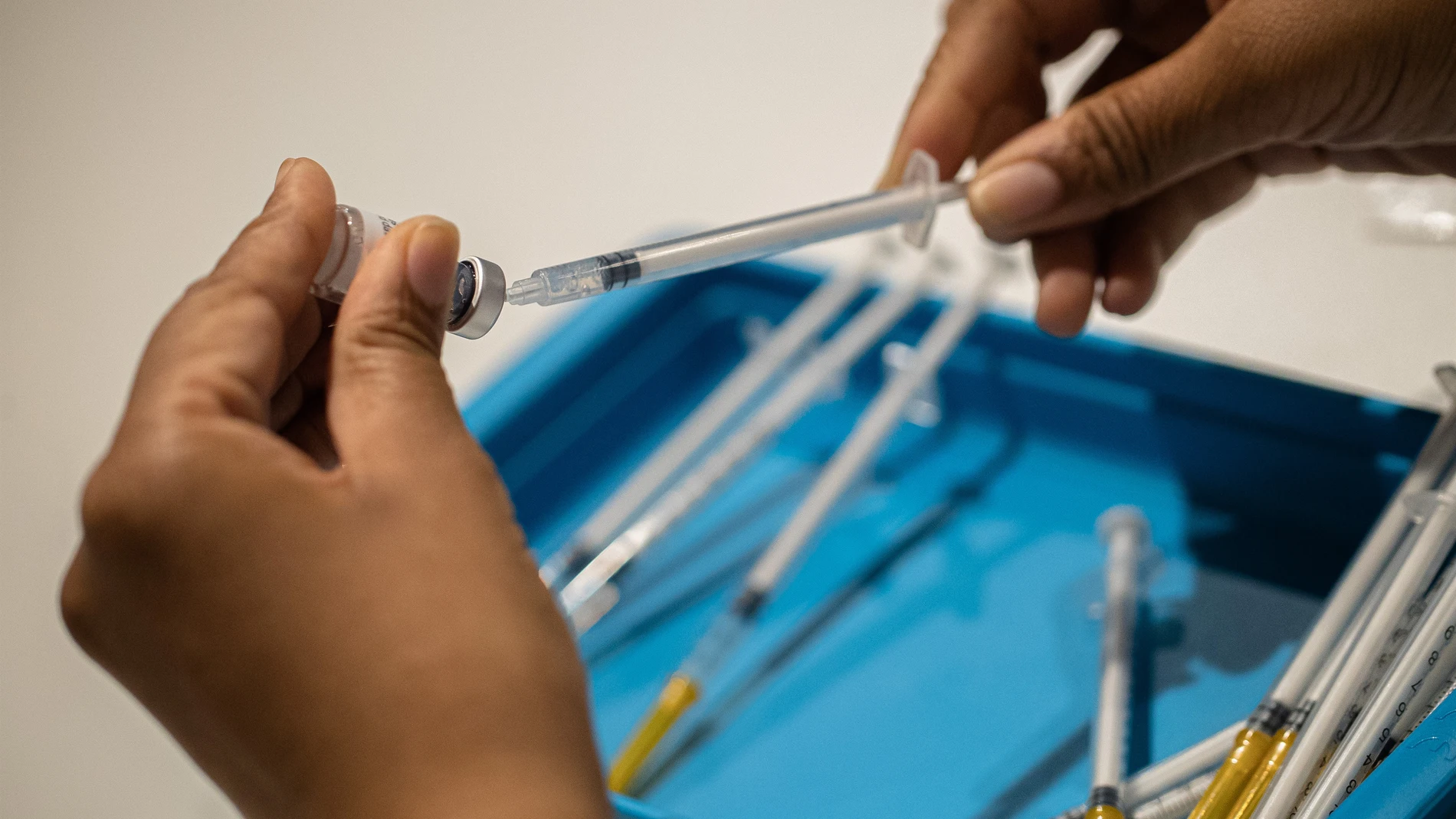 Preparación de una vacuna contra el coronavirus en París