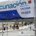 La mayoría de la población española se decantó por completar su pauta de vacunación con AstraZeneca, tras el problema surgido con los trombos en personas menores de 60 años, en lugar de inocularse una segunda dosis de Pfizer, como también se ofrecía