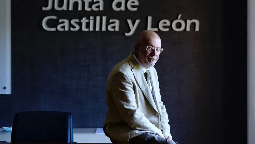 VALLADOLID, 31/05/2021.-El vicepresidente y portavoz de la Junta de Castilla y León, Francisco Igea (Cs), analiza en una entrevista con la Agencia EFE la evolución de la pandemia de la covid, las relaciones con el Gobierno y el futuro de su partido, entre otros asuntos, cuando está cerca de llegar la mitad de la legislatura autonómica. EFE/Nacho Gallego