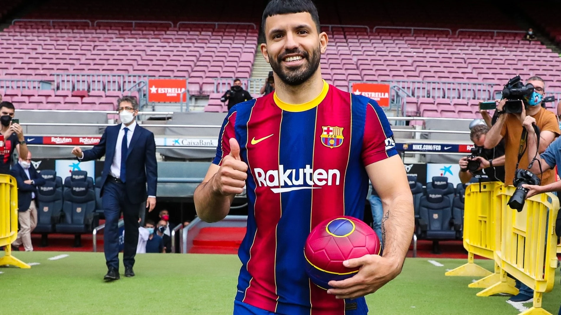 'Kun' Agüero, con la camiseta del Barcelona