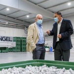 El vicepresidente, portavoz y consejero de Transparencia, Ordenación del Territorio y Acción Exterior, Francisco Igea, visita las instalaciones dela empresa Bioammo durante una jornada de trabajo en la provincia de Segovia