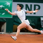 Carla Suárez, durante su partido contra Stephens en Roland Garros