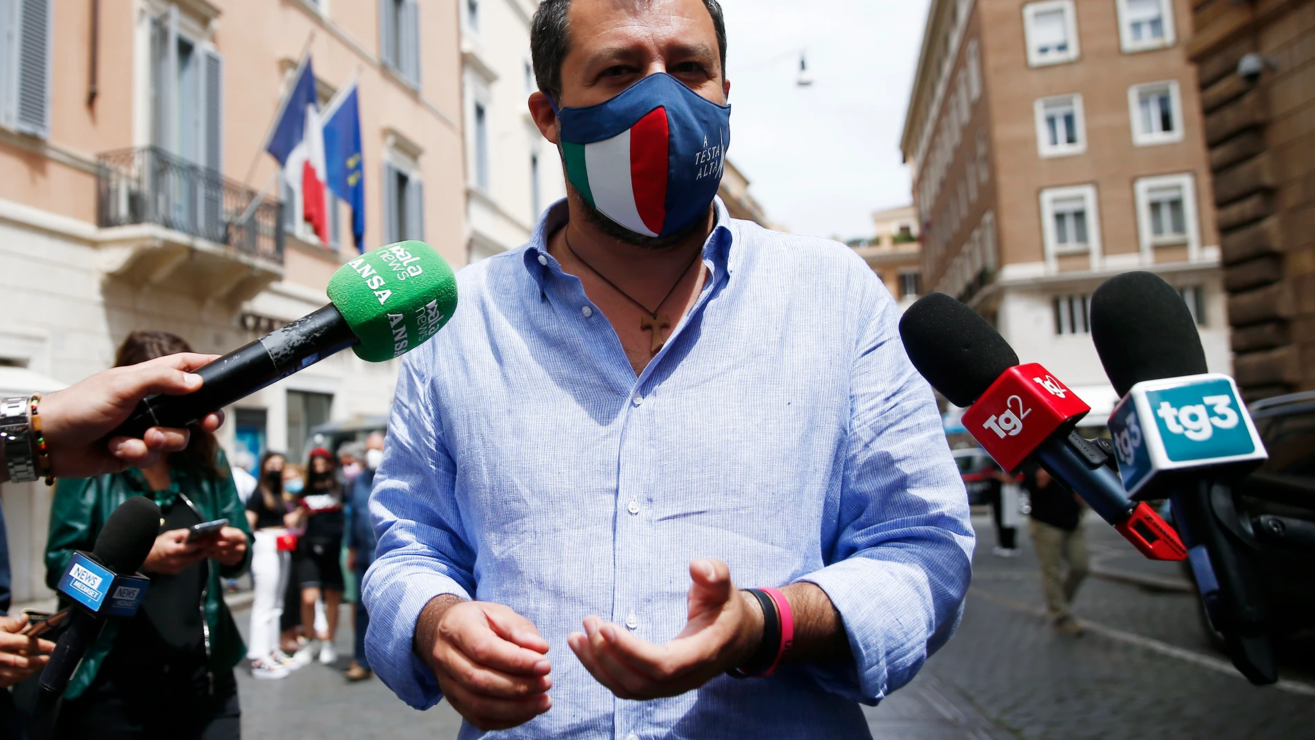El líder de la Liga Matteo Salvini atiende a los medios italianos en Roma