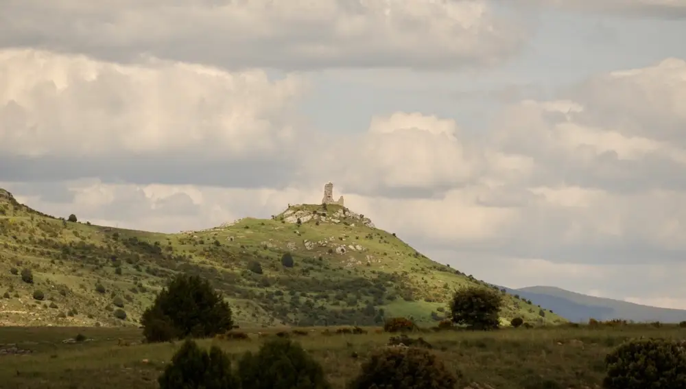 Castillo de Lara de los Infantes, muy próximo al Valle del Arlanza