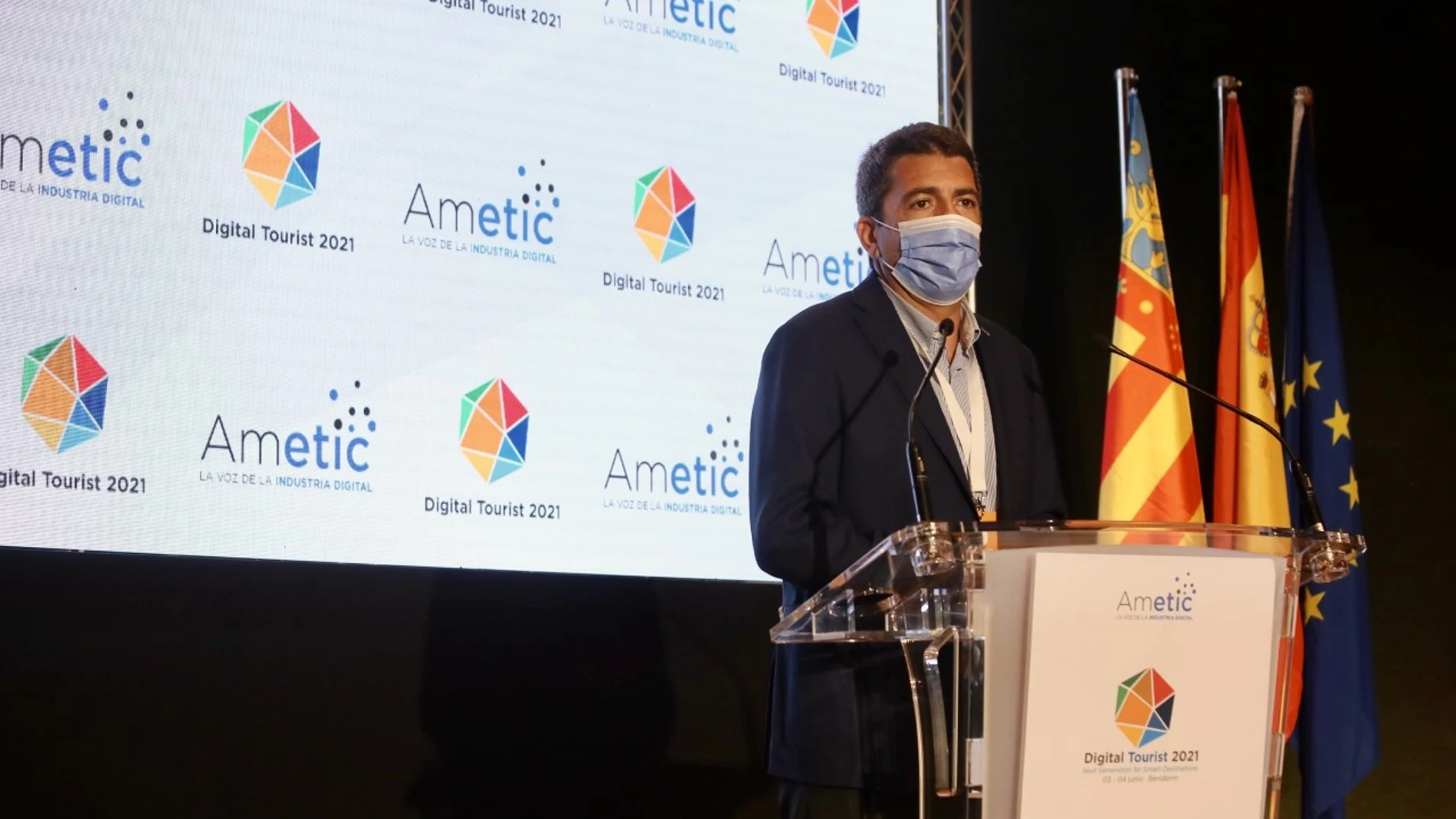 El presidente de la Diputación de Alicante en Benidorm en la inauguración de las jornadas «Digital Tourist 2021. Next Generation for Smart Cities»