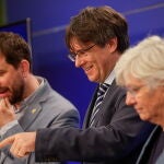 Los eurodiputados Clara Ponsatí, Carles Pyuigdemont y Toni Comín