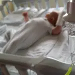 Bebé ingresado en un hospital