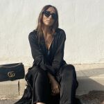 Laura Eguizabal con vestido negro / Instagram @laura_eguizabal