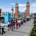 La comunidad peruana residente en Cataluña votó el domingo en el recinto ferial de Montjuic en Barcelona