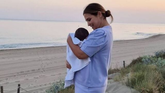 Paula Echevarría, con el pequeño Miguel en Marbella