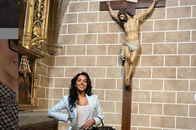 Georgina Rodríguez, junto al Cristo de Biscós