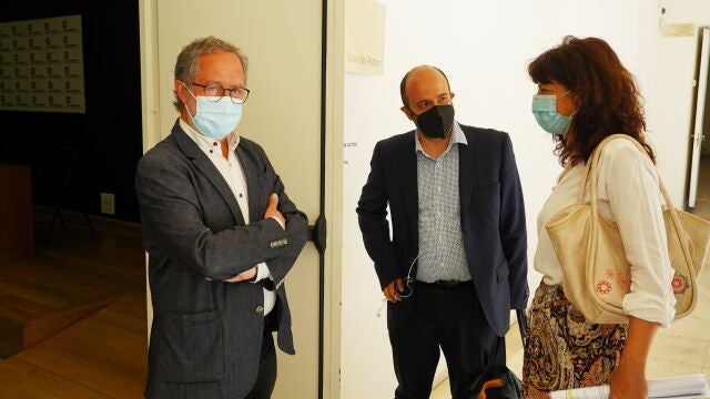 El concejal de Planeamiento Urbanístico y Vivienda del Ayuntamiento de Valladolid, Manuel Saravia, y la concejala de Cultura y Turismo, Ana Redondo, presentan la XV Bienal Arquitectura y Urbanismo Española.