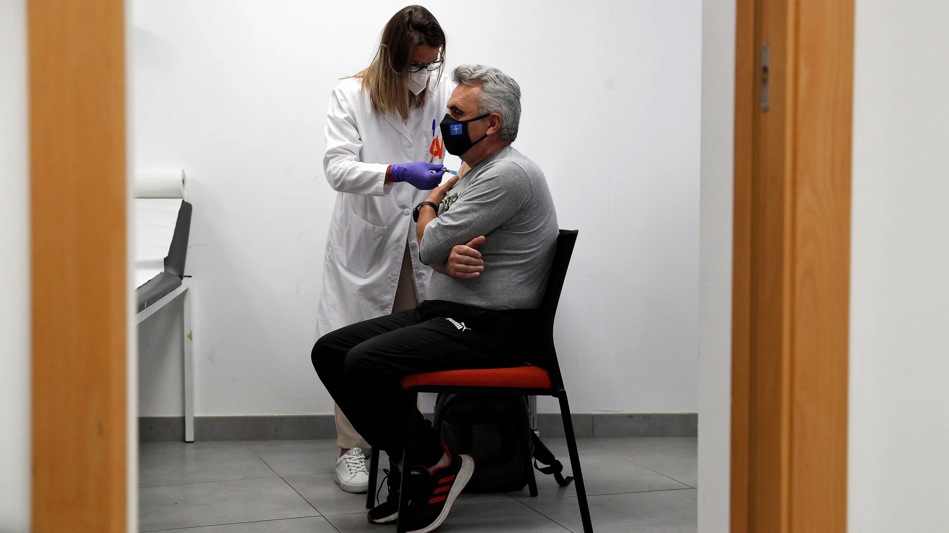 La vacunación contra la covid-19 en las empresas de la Comunitat Valenciana comienza este martes y afectará a un total de 50.000 trabajadores