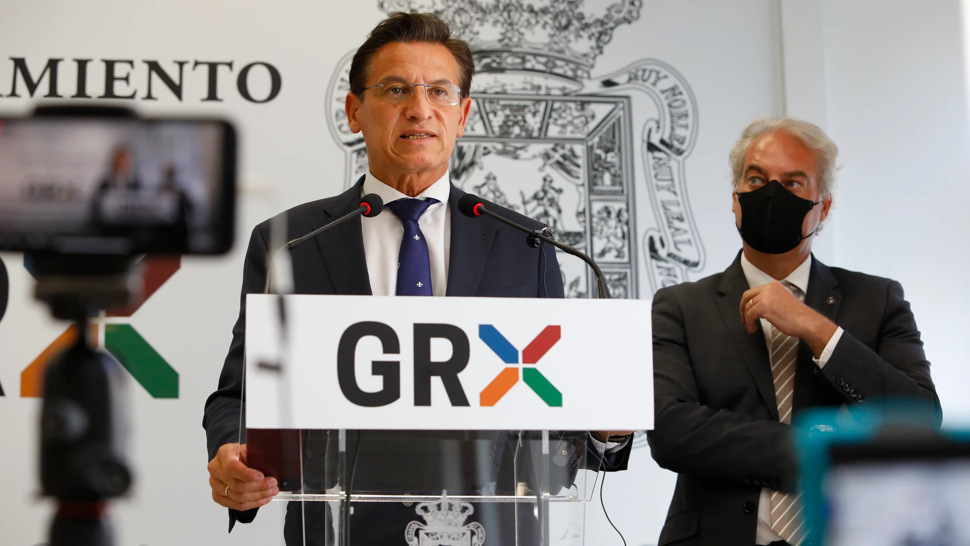 El alcalde de Granada, Luis Salvador, comparece ante los medios para abordar asuntos de actualidadad