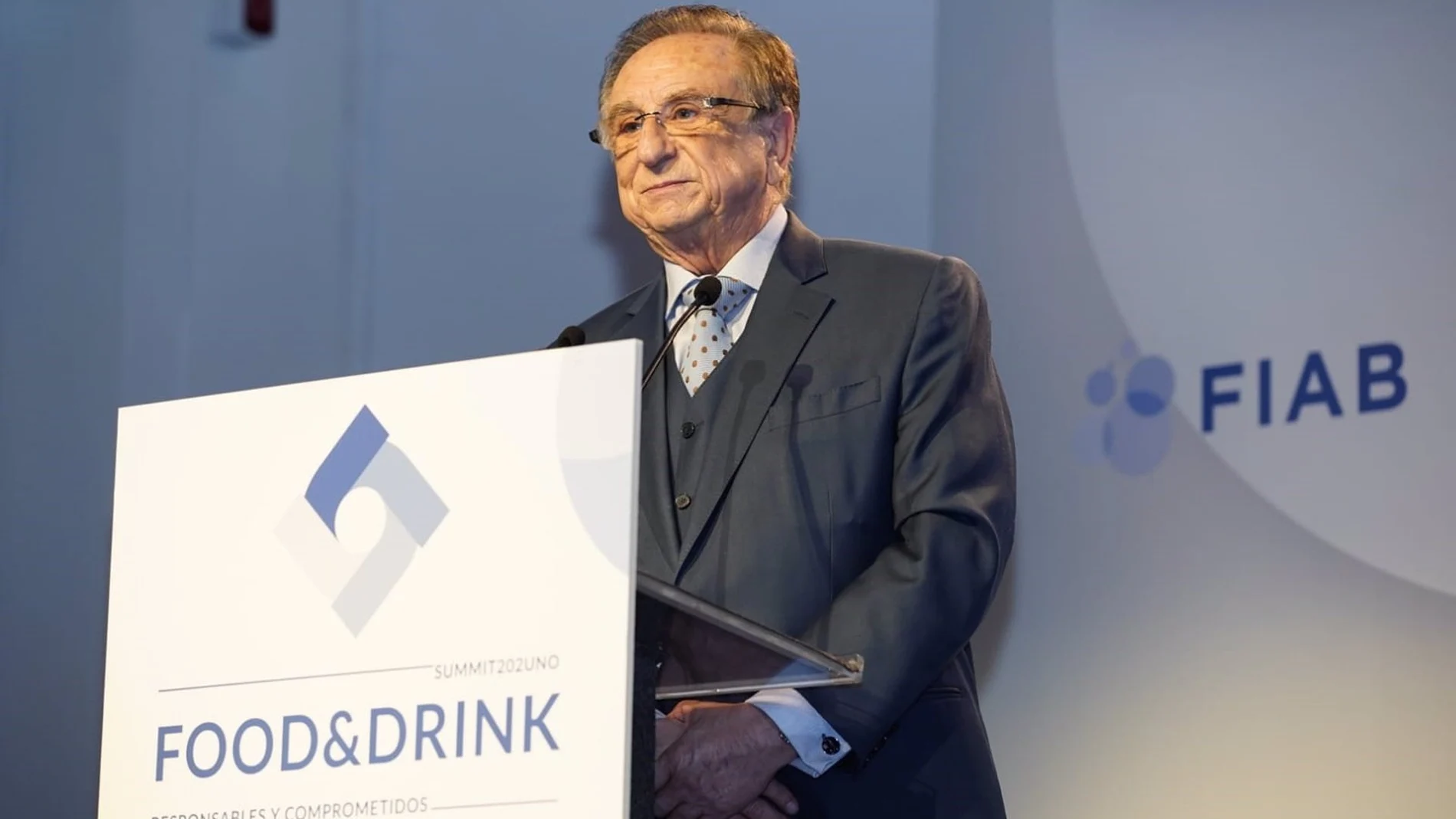 El presidente de Grupo Fuertes, Tomás Fuertes, galardonado con el Reconocimiento de la Federación Española de Alimentación y Bebidas (FIAB)