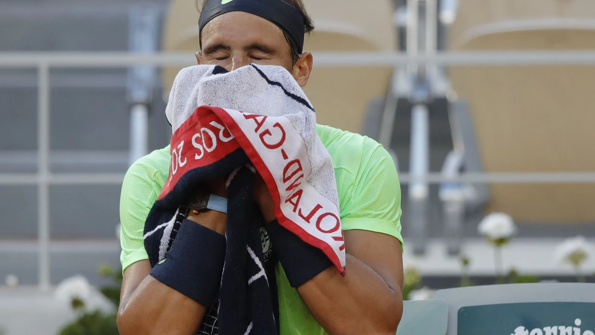 Nadal, sufriendo en su partido de semifinales ante Djokovic