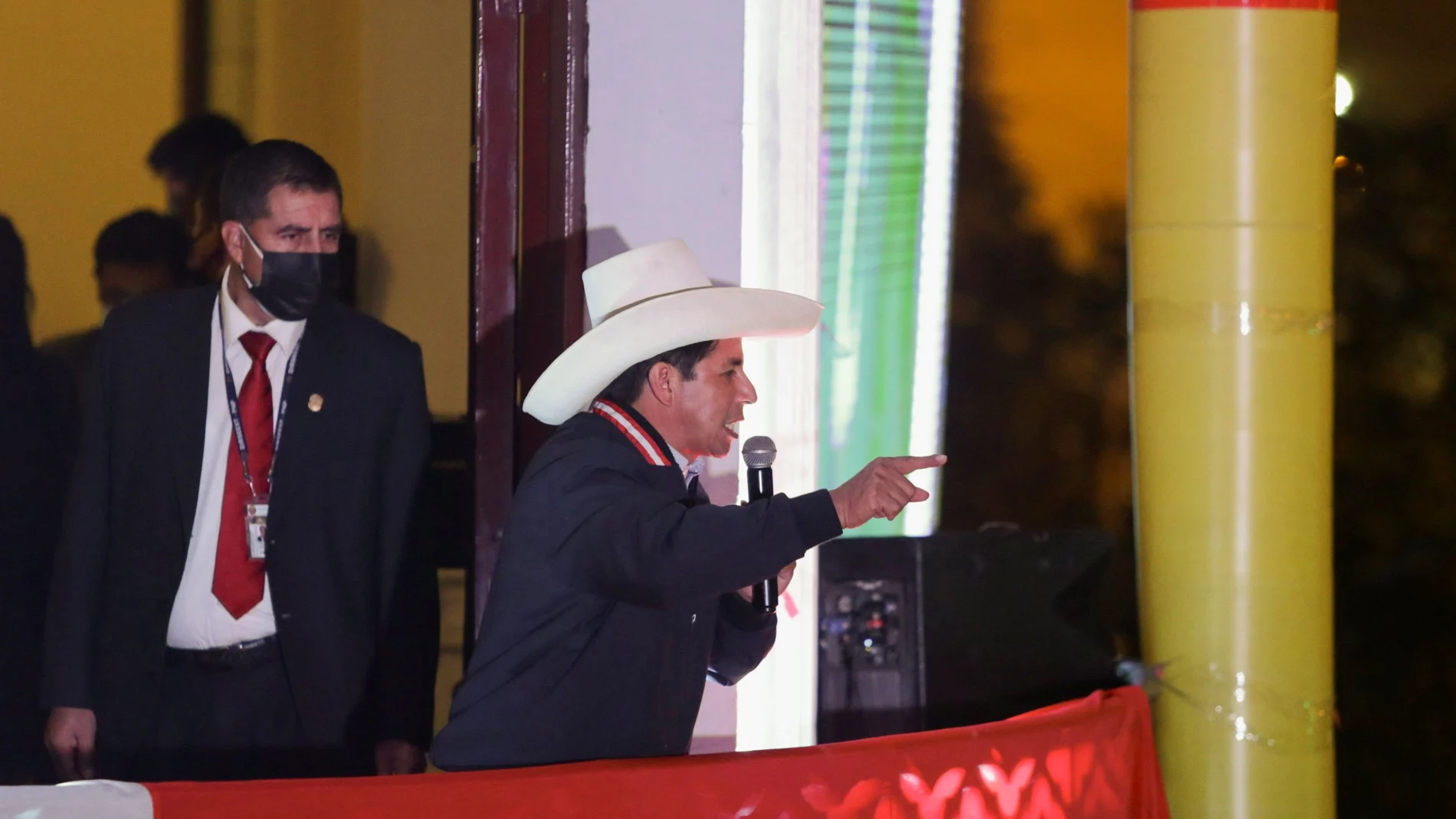 Pedro Castillo llega al poder en Perú y América Latina suma un nuevo país que "gira a la izquierda". REUTERS