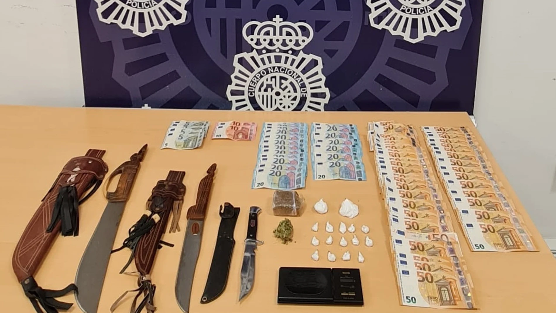 Material intervenido al detenido
