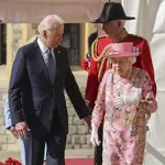 La reina Isabel II y el presidente de Estados Unidos, Joe Biden, en la visita del norteamericano a tierras británicas. AP