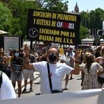 Profesionales de la peluquería y estética, en una protesta para lograr una bajada del IVA para el sector