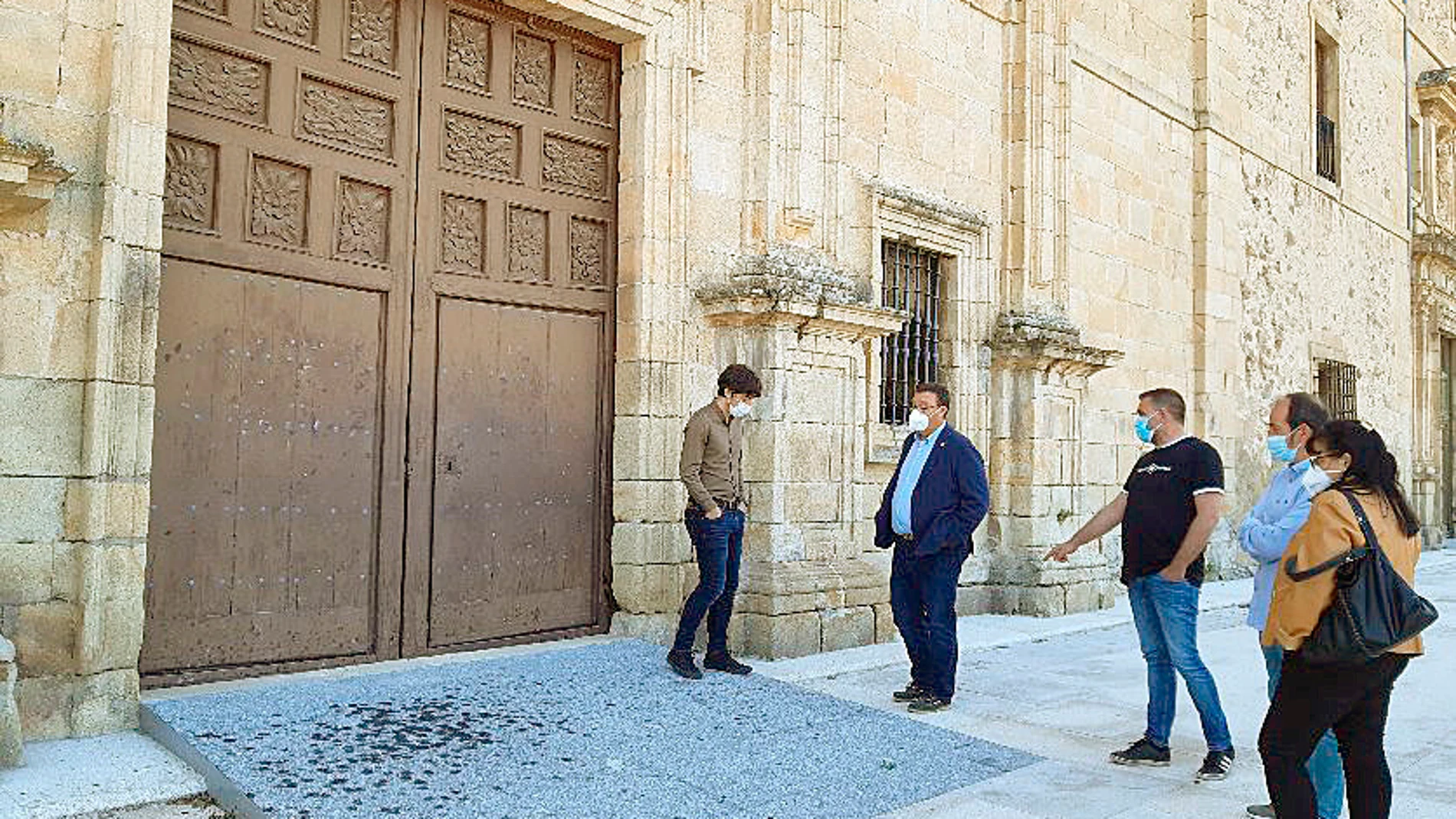 Restauración del atrio de la iglesia de San Nicolás el Real en Villafranca del Bierzo (León)