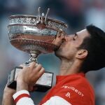 Djokovic podrá defender el titulo logrado en 2021 en Roland Garros