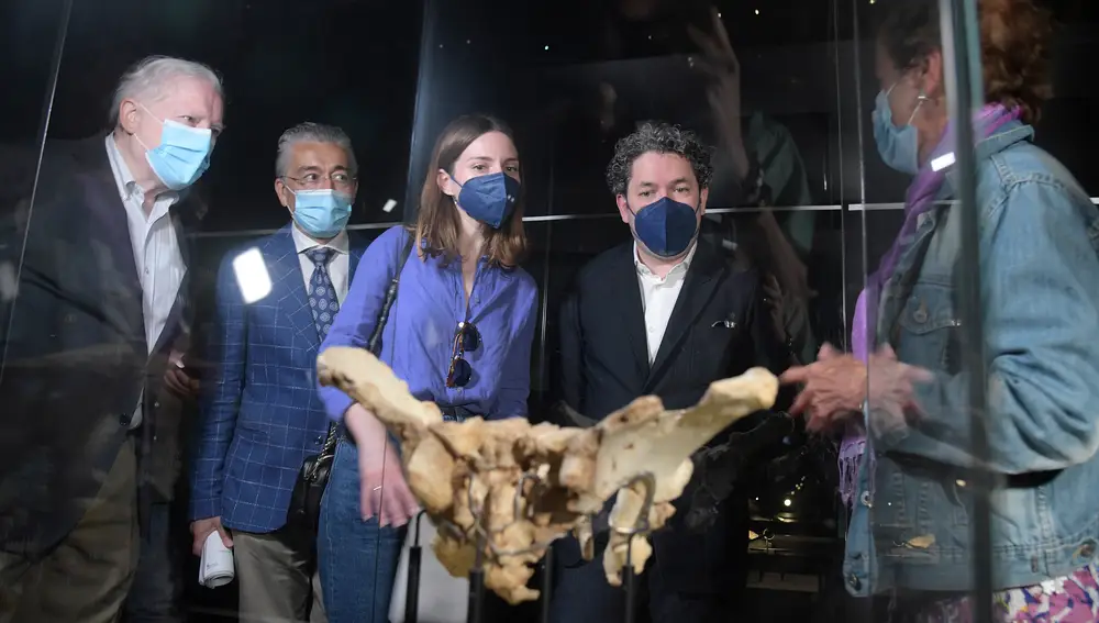 El músico, compositor y director de orquesta Gustavo Dudamel visita el Museo de la Evolución Humana