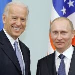 Biden con Putin en 2011 en Moscú