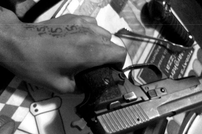 La ley de Texas es la última en una batalla de ida y vuelta a nivel estatal entre quienes apoyan leyes de armas más estrictas y quienes quieren eliminar la mayoría de las barreras para poseer un arma. AP