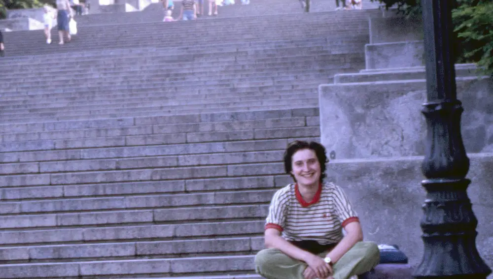 Sara Gutiérrez, en 1991, en la Escalera Potiomkin (Odesa, Ucrania)