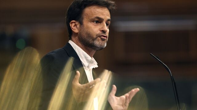 El diputado de Unidas Podemos Jaume Asens interviene durante un pleno en el Congreso