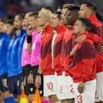 Las selecciones de Suiza e Italia, antes de disputar su partido, correspondiente a la segunda jornada del grupo A de la Eurocopa