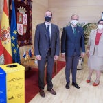 El presidente de las Cortes de Castilla y León, Luis Fuentes, preside la primera reunión del Grupo de Trabajo "Estrategia para el Desarrollo Sostenible de las Regiones Europeas" , a la que asisten Arturo de Lafuente, de Eurostat; de María del Rosario Heras, presidenta del Consejo Asesor de AEICE; y de Ángel Hervella, de Ecoembes.