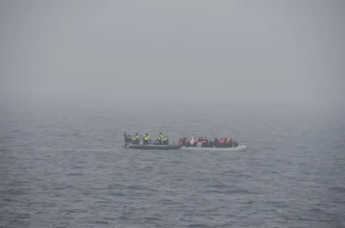 Decathlon retira la venta de kayaks en Francia para evitar que los migrantes crucen el Canal de la Mancha