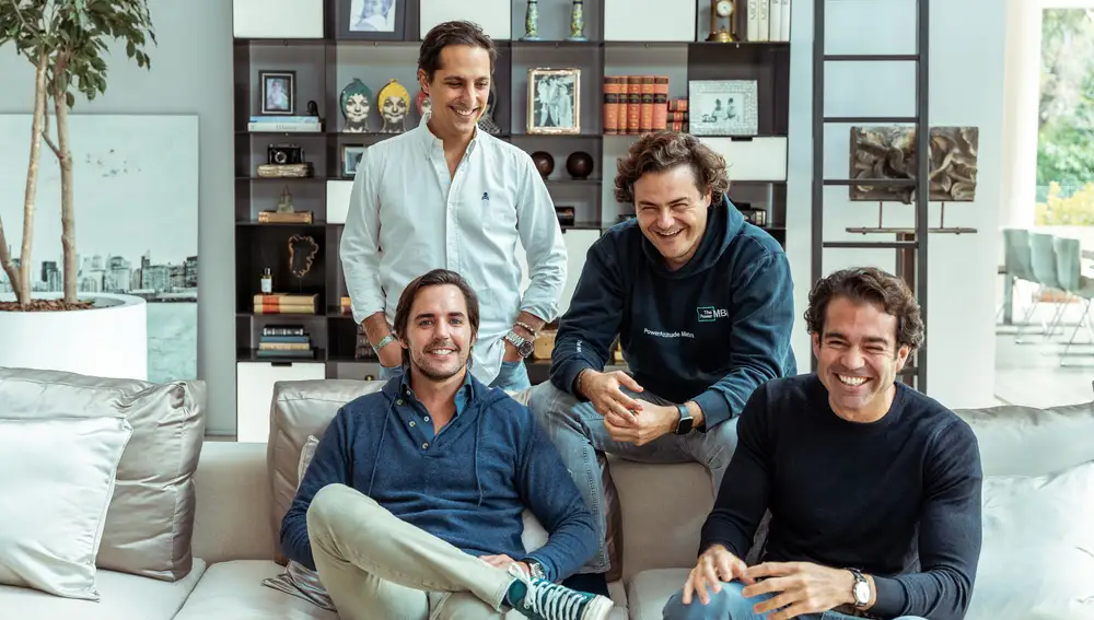 De izquierda a derecha y de arriba a abajo, Kike Corral, Rafa Gozalo, Hugo Arévalo y Borja Adanero, los fundadores de ThePowerMBA