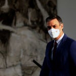 El presidente del Gobierno, Pedro Sánchez, a su llegada a un acto de homenaje a la comunidad educativa