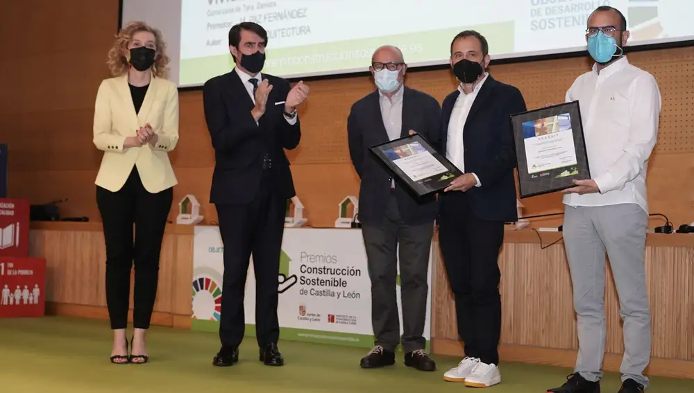 El consejero de Fomento y Medio Ambiente, Juan Carlos Suárez-Quiñones, durante la entrega de los premios Construcción Sostenible