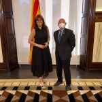 La presidenta del Parlament, Laura Borràs, se ha reunido este lunes en la Cámara catalana con el director del Mobile World Congress (MWC), John Hoffman.