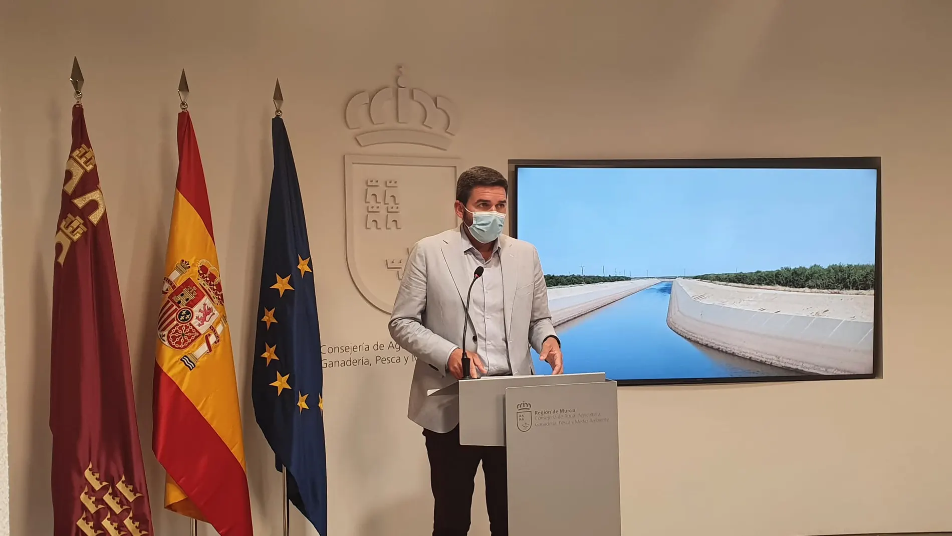 El consejero Antonio Luengo durante la rueda de prensa de balance de las modificaciones del Trasvase Tajo-Segura anunciadas por el Gobierno de España