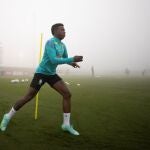 Fotografía cedida por la Confederación Brasileña de Fútbol que muestra al jugador Vinicius Jr.