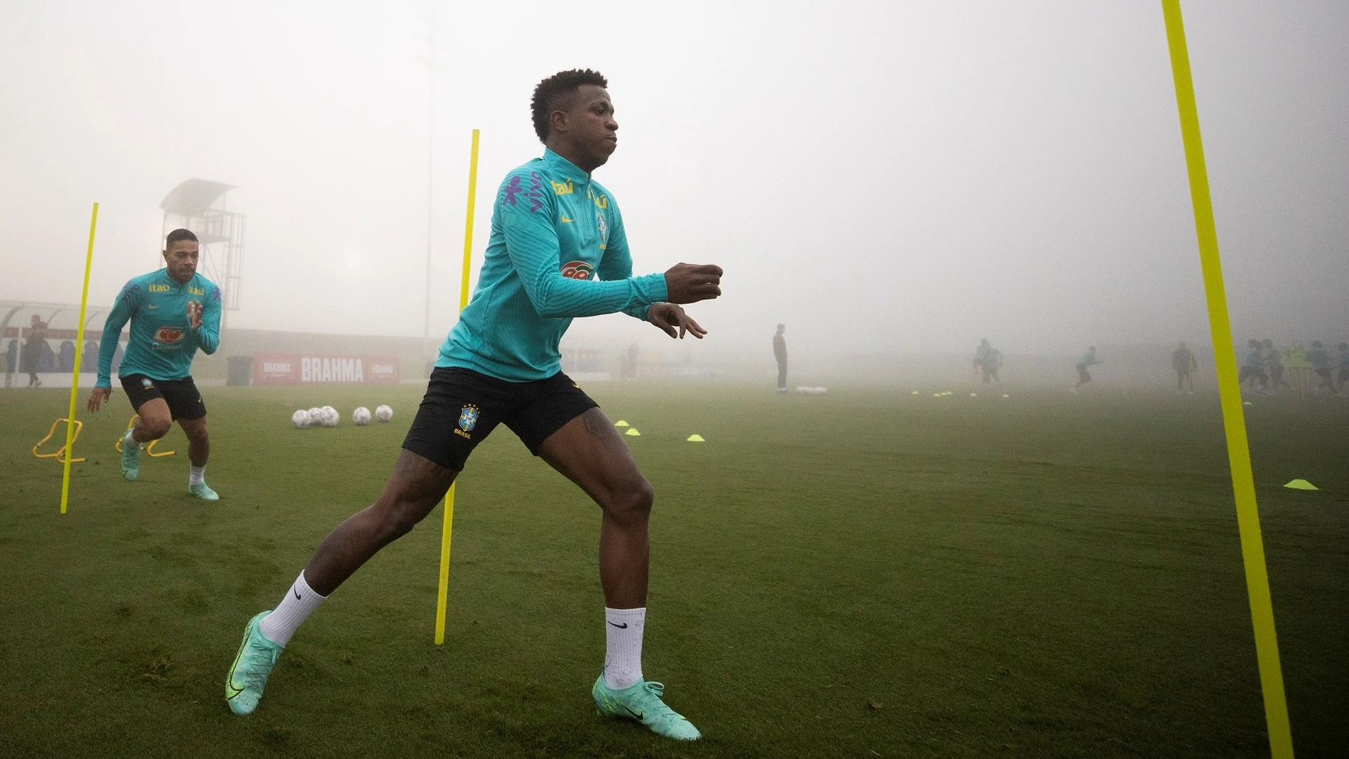 Fotografía cedida por la Confederación Brasileña de Fútbol que muestra al jugador Vinicius Jr.