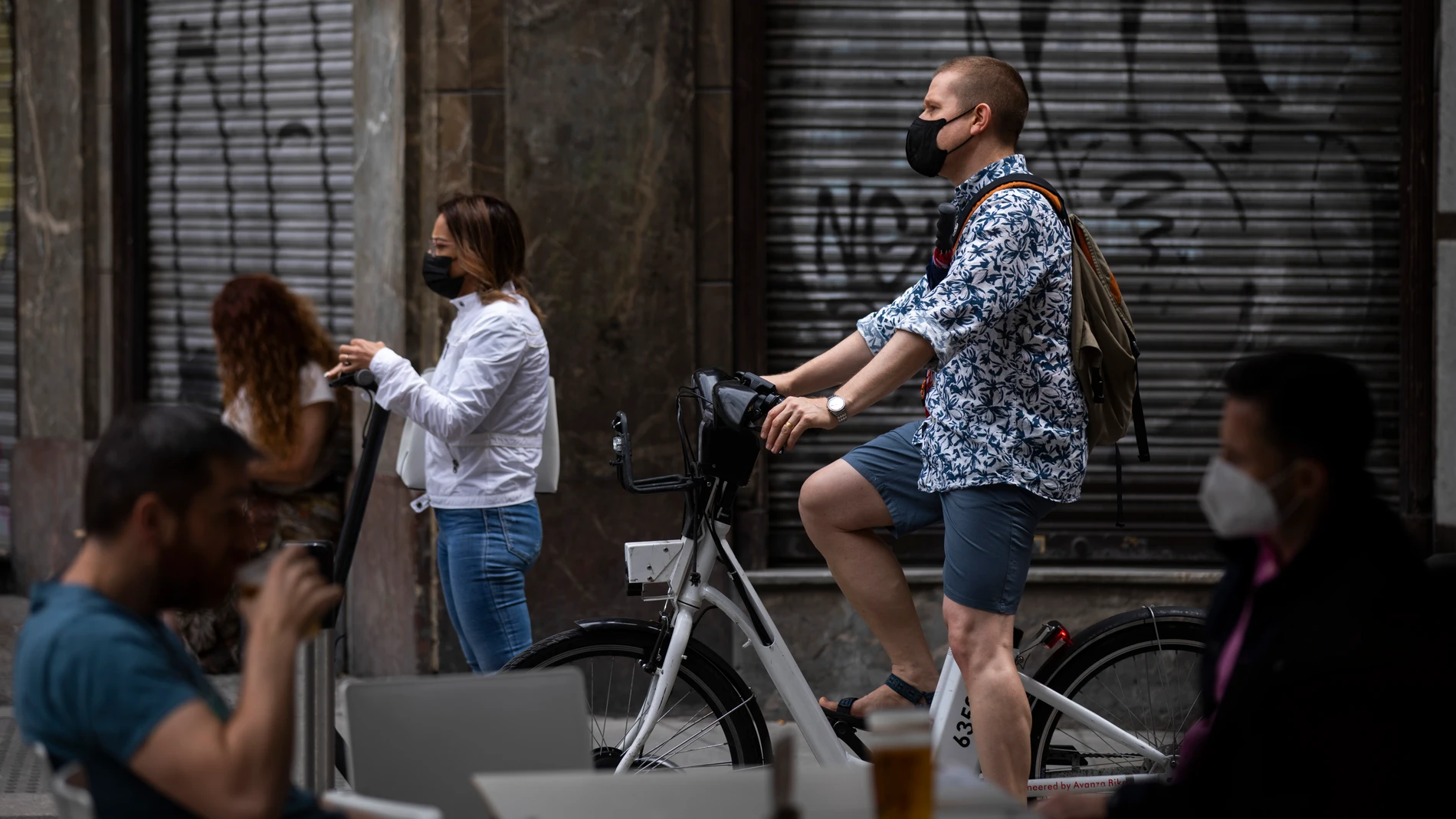 Usuarios de bicicletas y patinetes en la ciudad de Madrid