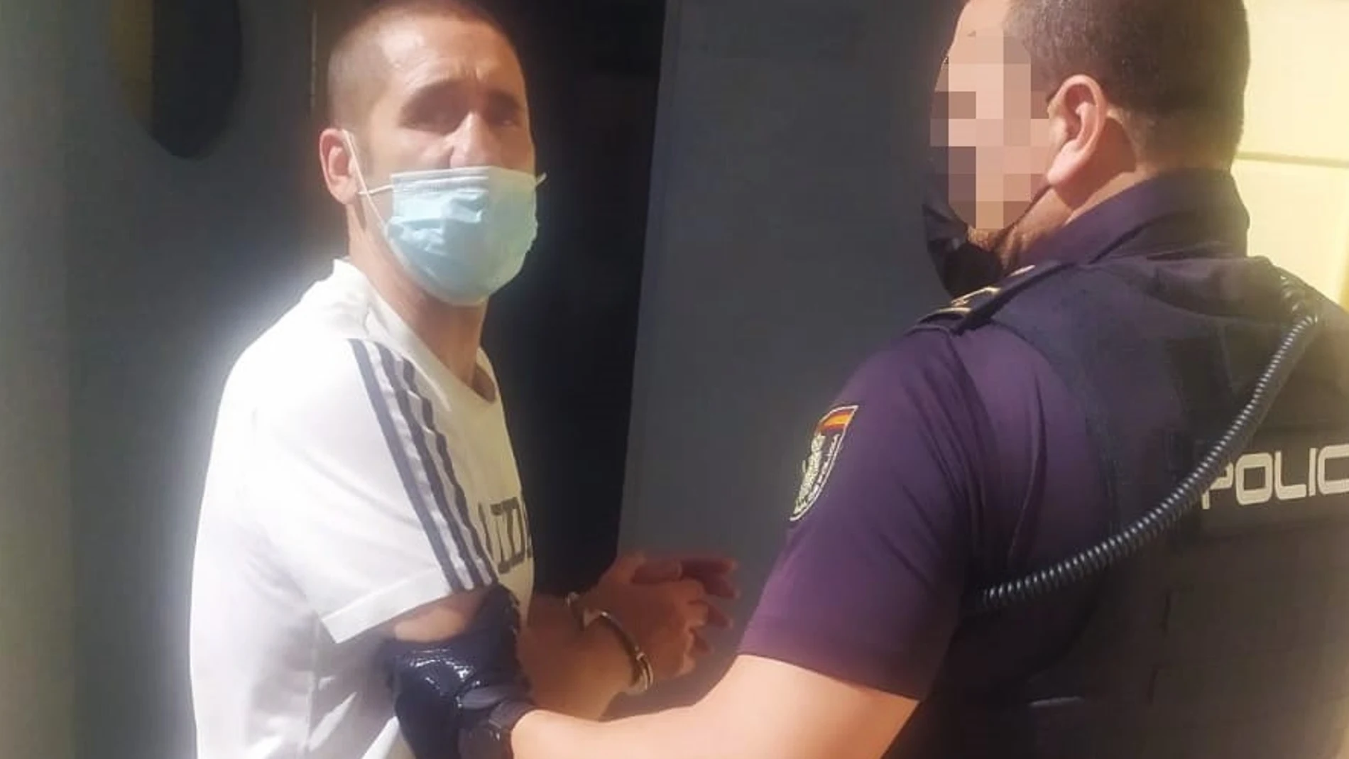 La Policía Nacional ha detenido en Las Palmas de Gran Canaria a Poli Díaz, acusado de haber dado una paliza a su pareja