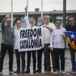 Los siete líderes independentistas en su salida de la cárcel de Lledoners