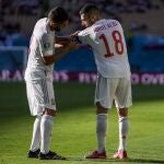 Koke deja el brazalete a Jordi Alba en el partido de España frente a Eslovaquia en la Eurocopa 2021