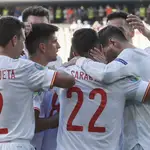 El equipo español celebra uno de los cinco goles que marcó a Eslovaquia